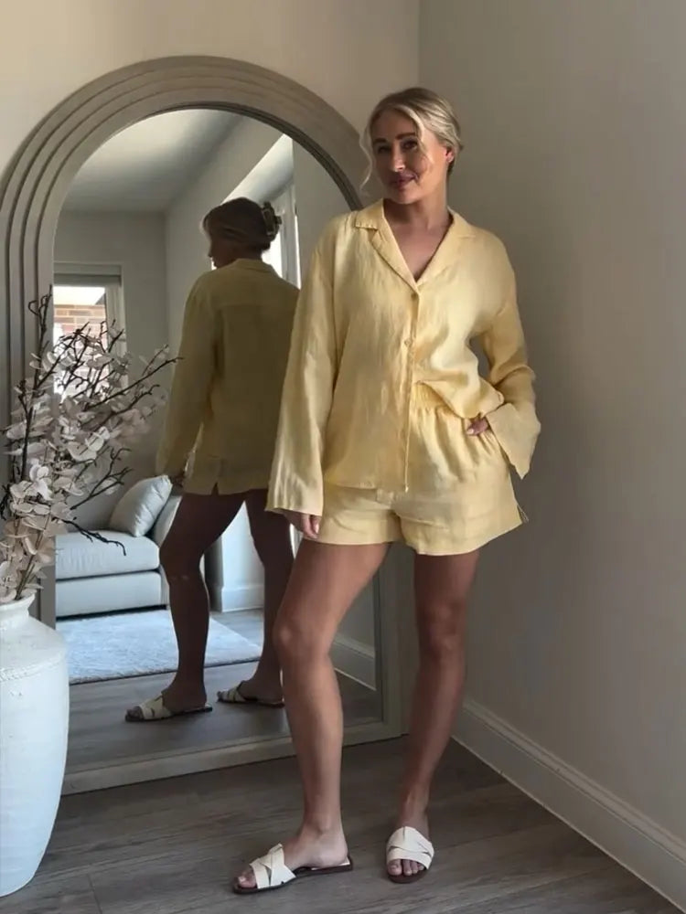 Zweiteiliges – Hemdbluse mit Revers + Relaxed Shorts