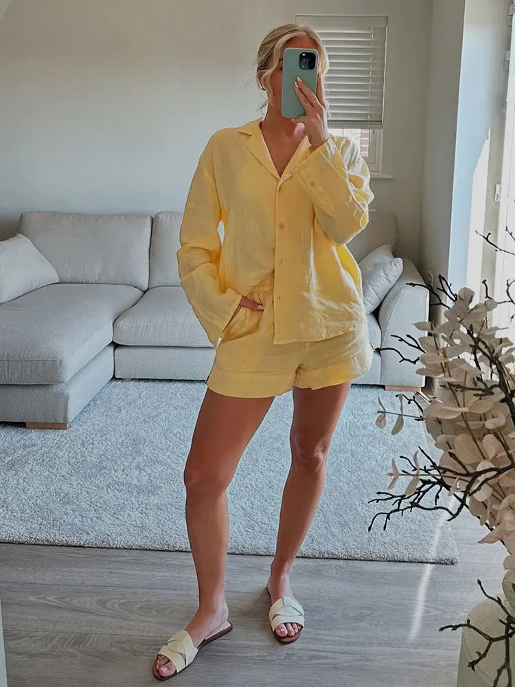 Zweiteiliges – Hemdbluse mit Revers + Relaxed Shorts